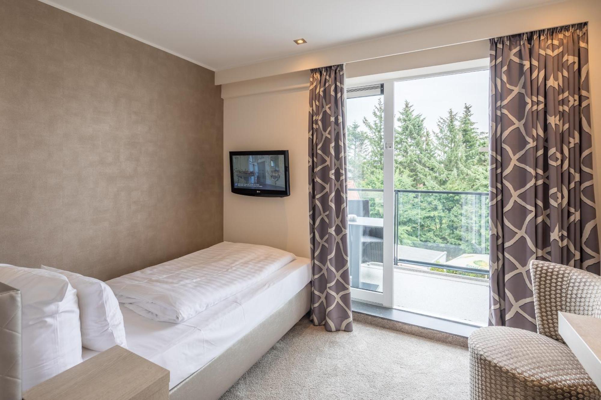 Thomas Hotel Spa & Lifestyle Husum  Bagian luar foto