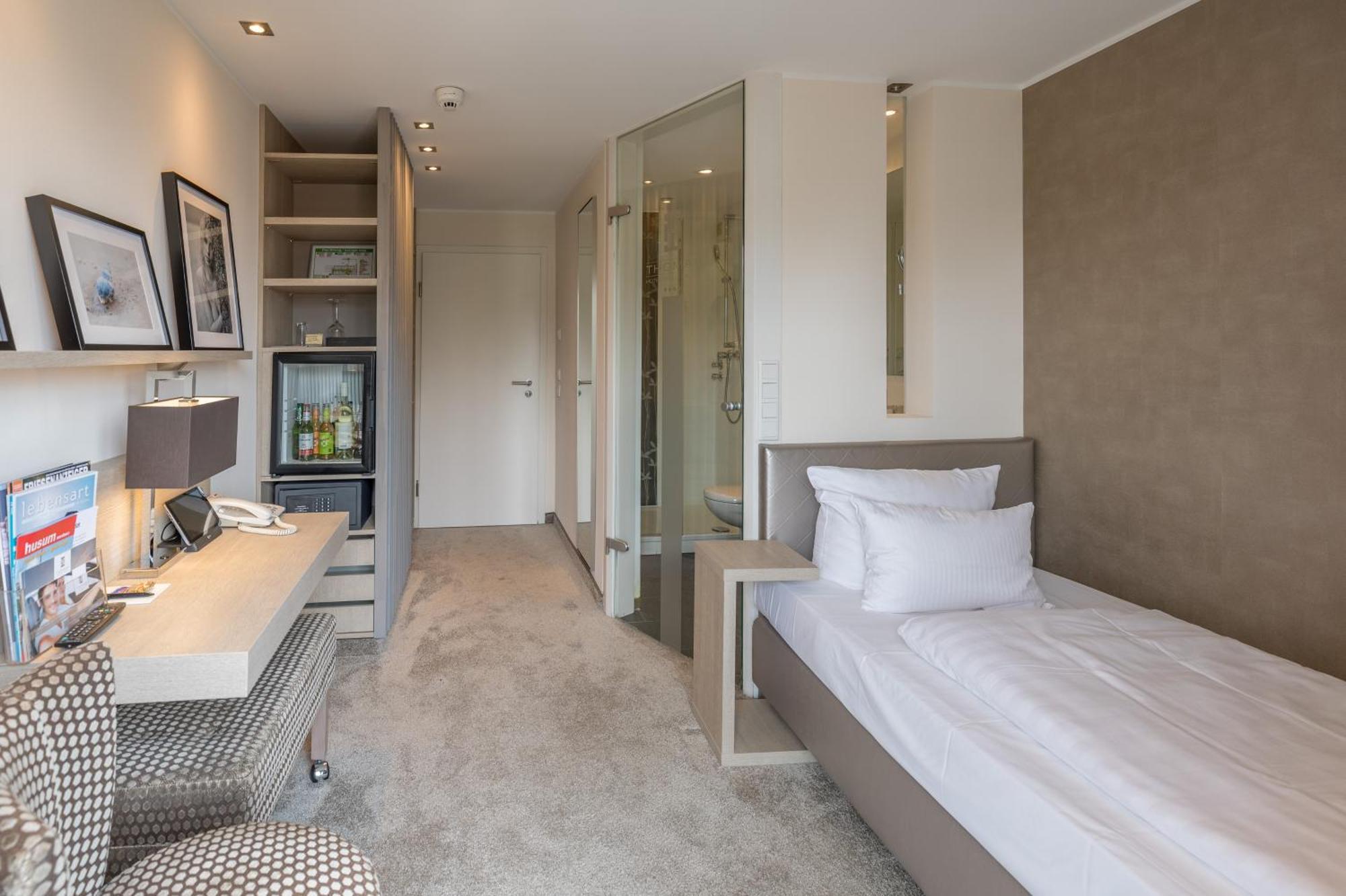 Thomas Hotel Spa & Lifestyle Husum  Bagian luar foto