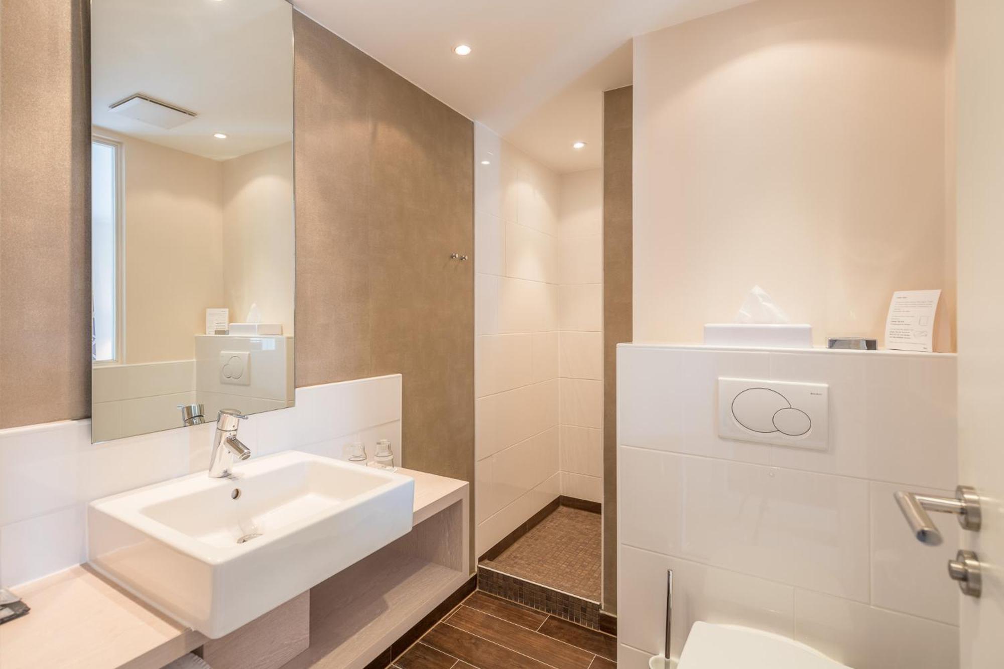 Thomas Hotel Spa & Lifestyle Husum  Bagian luar foto