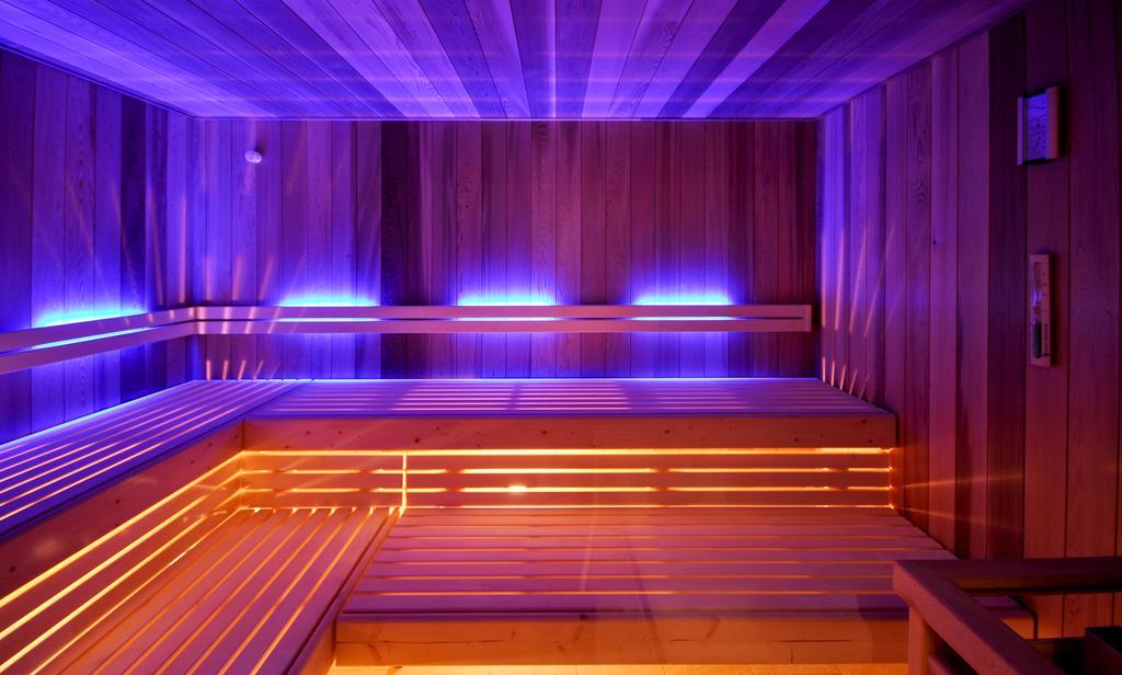 Thomas Hotel Spa & Lifestyle Husum  Bagian luar foto