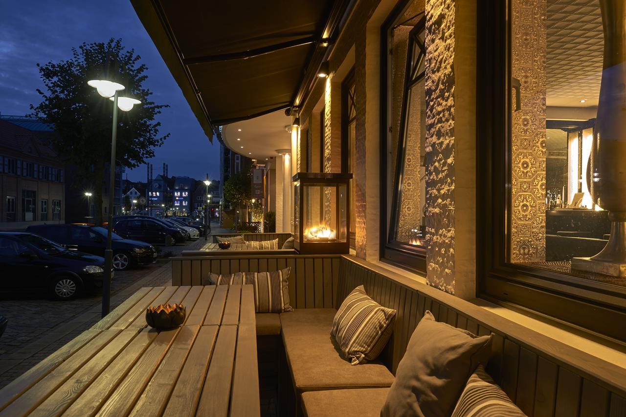 Thomas Hotel Spa & Lifestyle Husum  Bagian luar foto