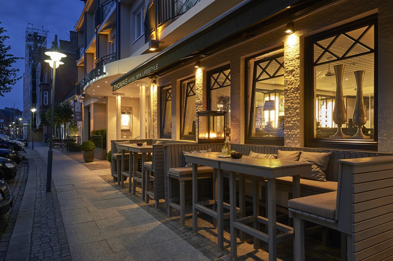 Thomas Hotel Spa & Lifestyle Husum  Bagian luar foto