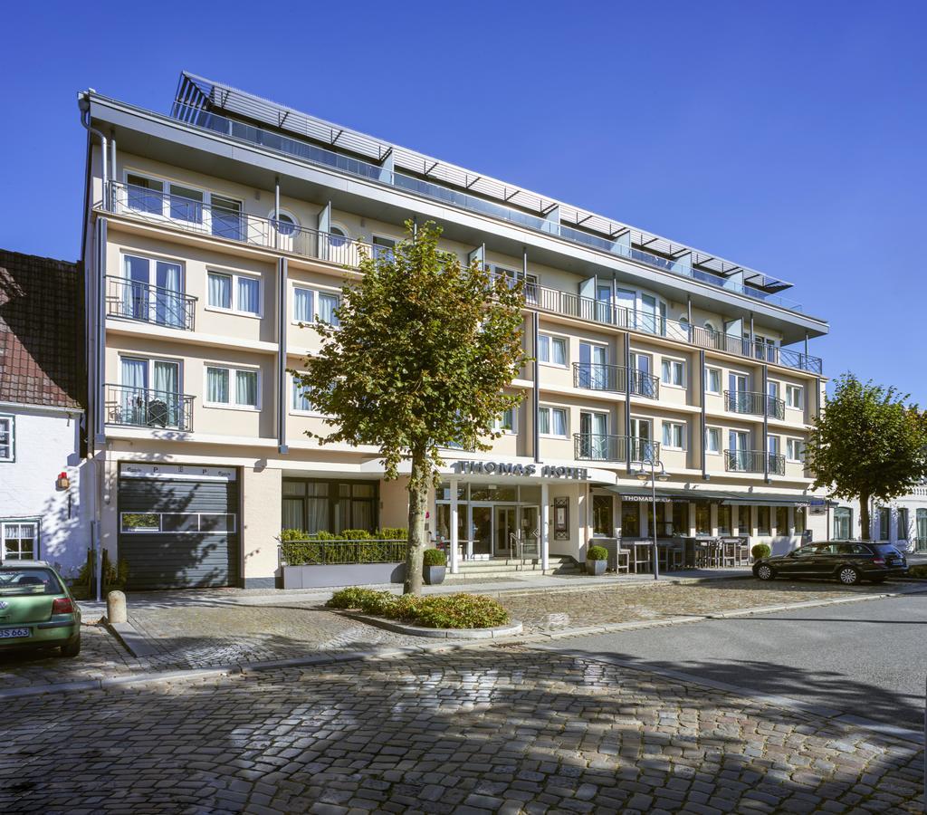 Thomas Hotel Spa & Lifestyle Husum  Bagian luar foto