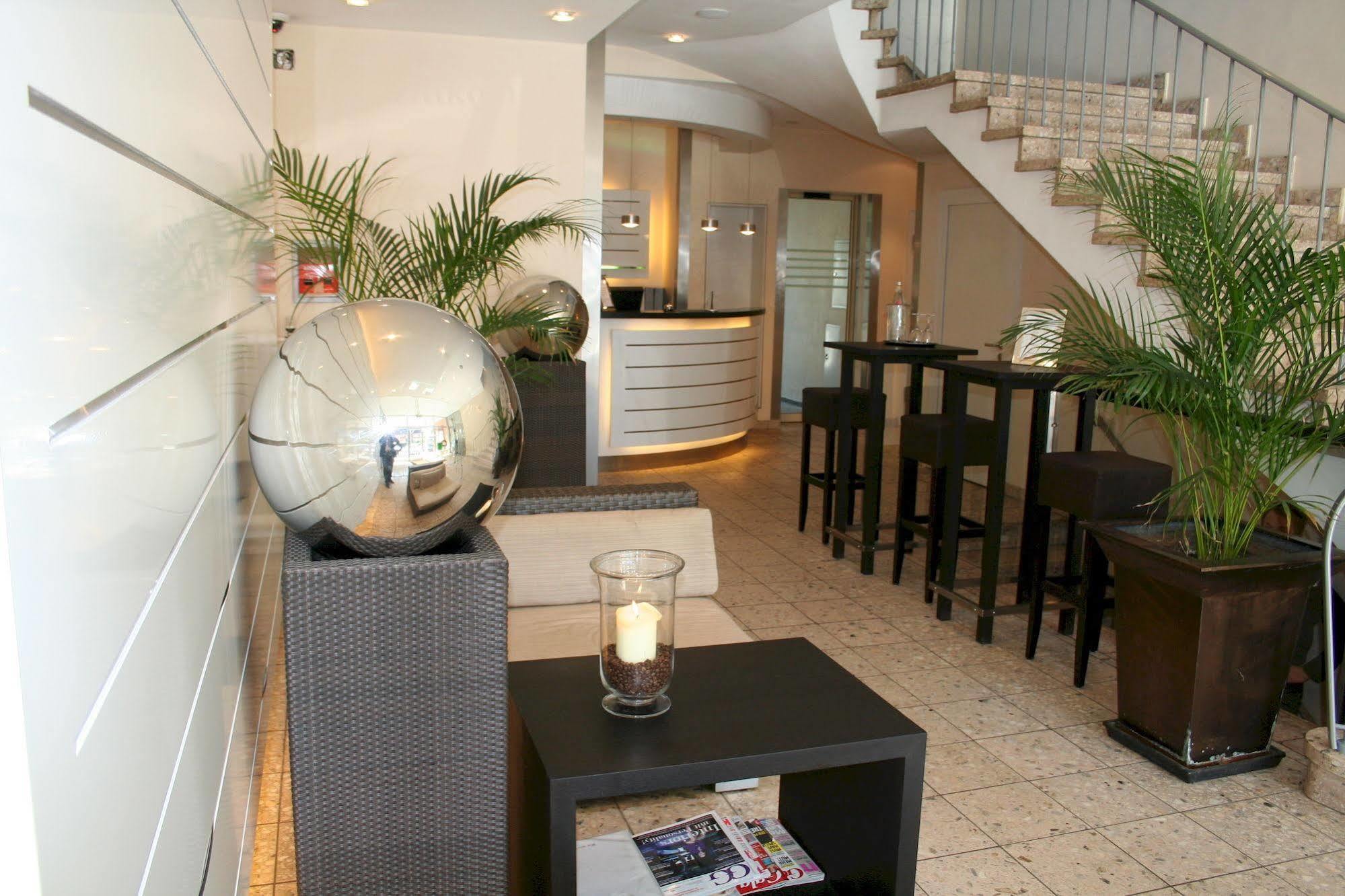 Thomas Hotel Spa & Lifestyle Husum  Bagian luar foto