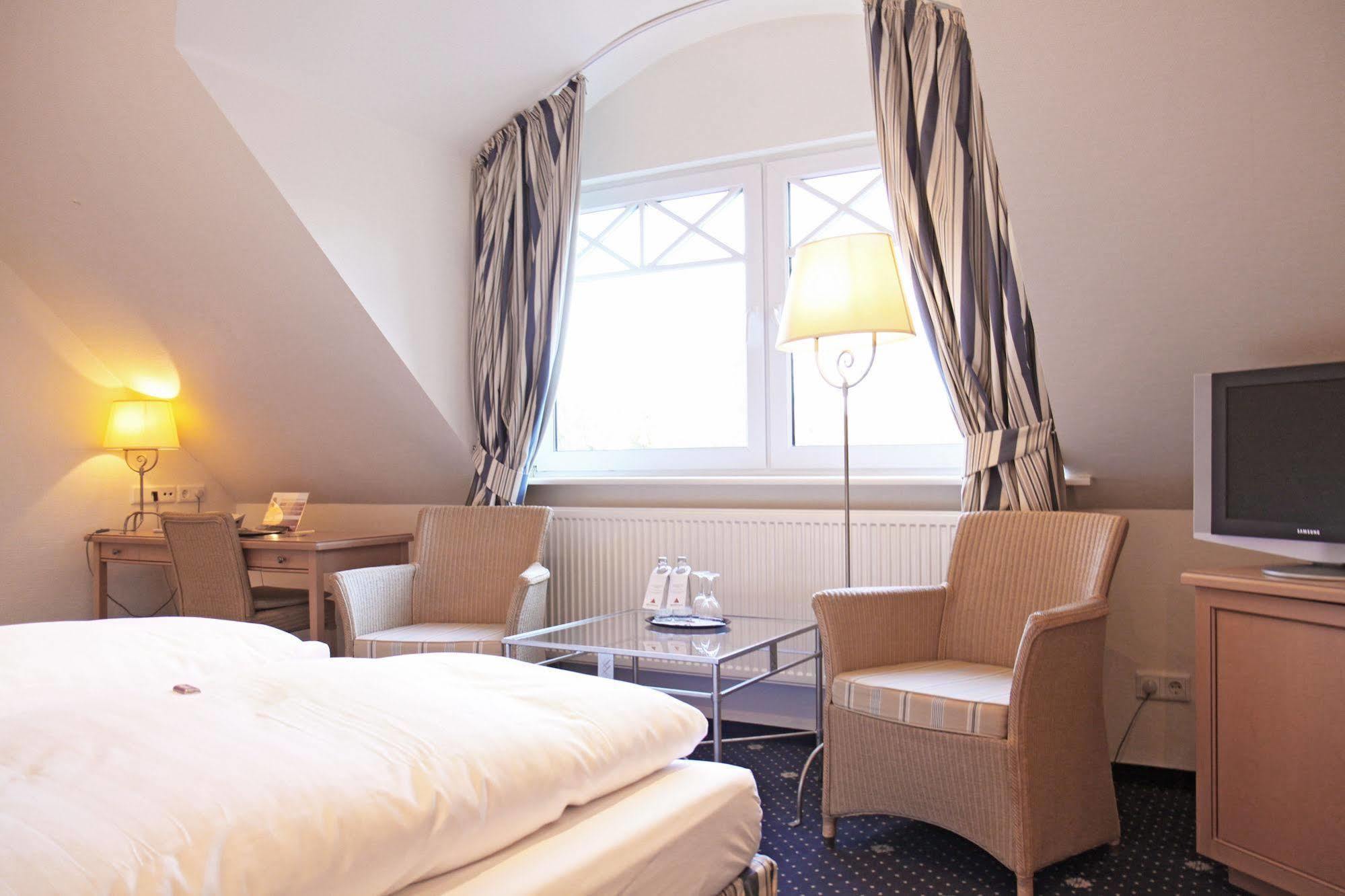 Thomas Hotel Spa & Lifestyle Husum  Bagian luar foto