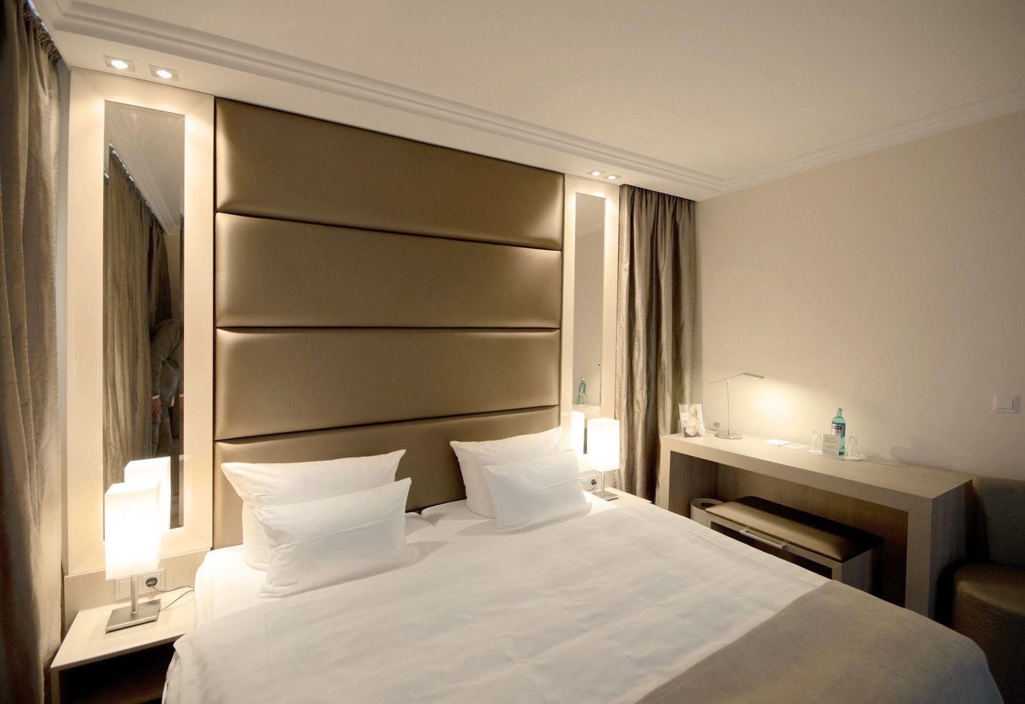 Thomas Hotel Spa & Lifestyle Husum  Bagian luar foto
