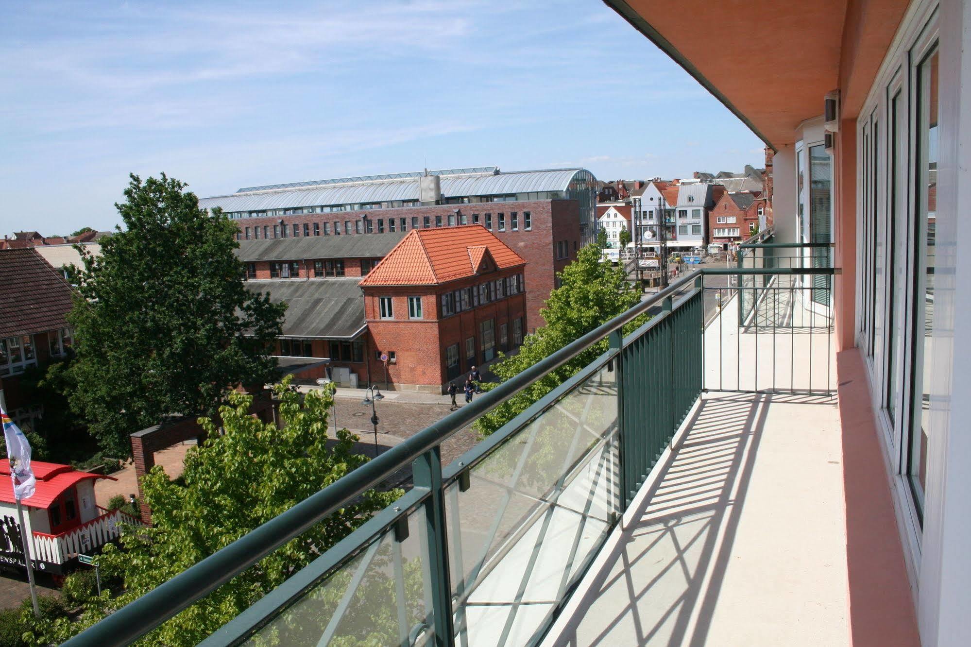 Thomas Hotel Spa & Lifestyle Husum  Bagian luar foto