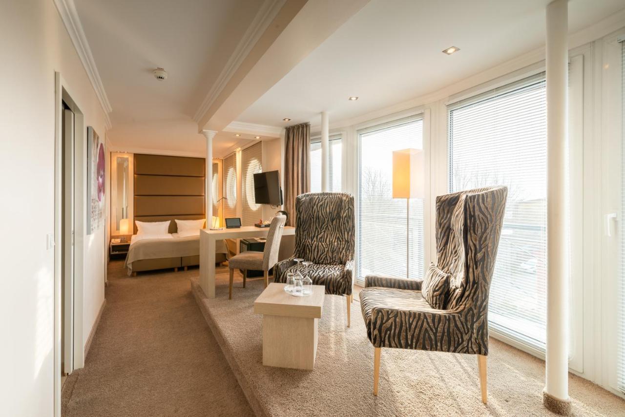Thomas Hotel Spa & Lifestyle Husum  Bagian luar foto
