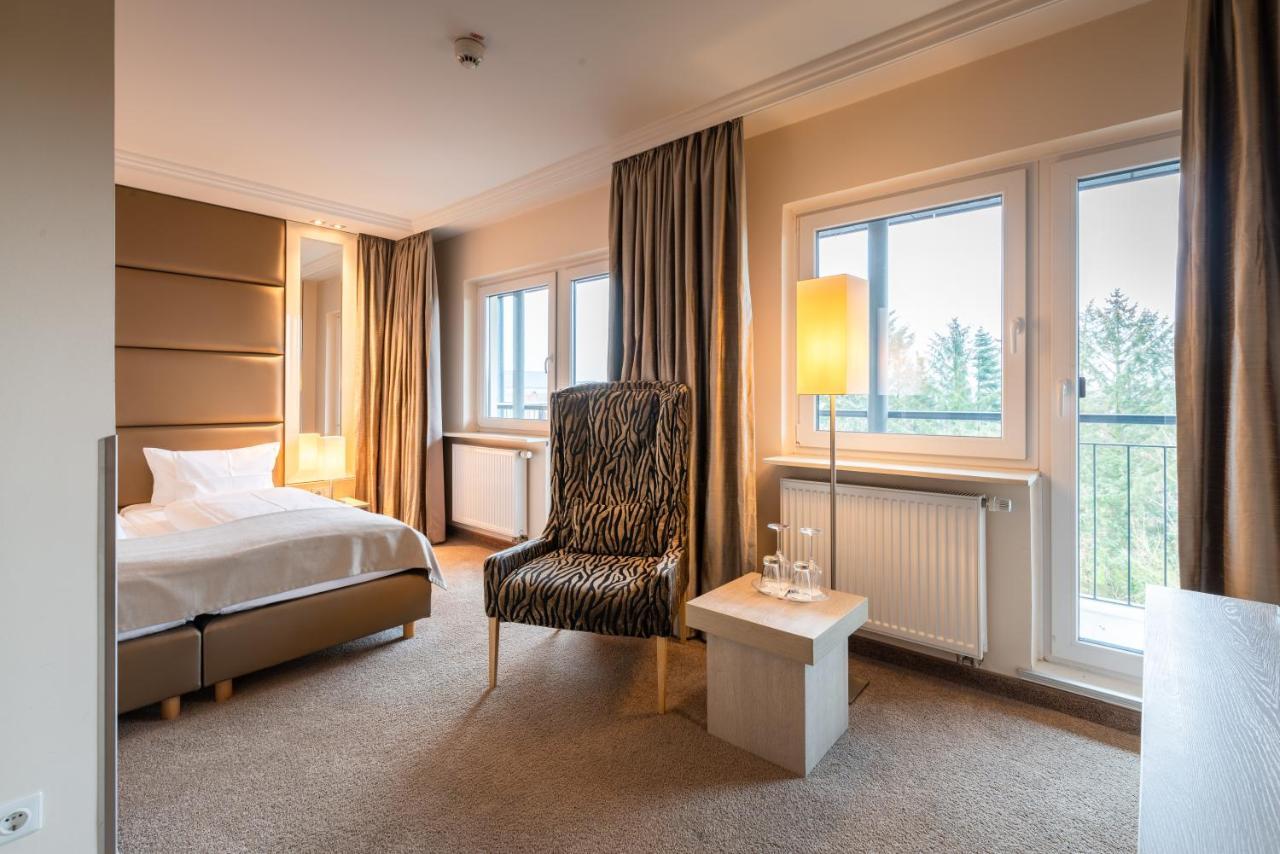 Thomas Hotel Spa & Lifestyle Husum  Bagian luar foto